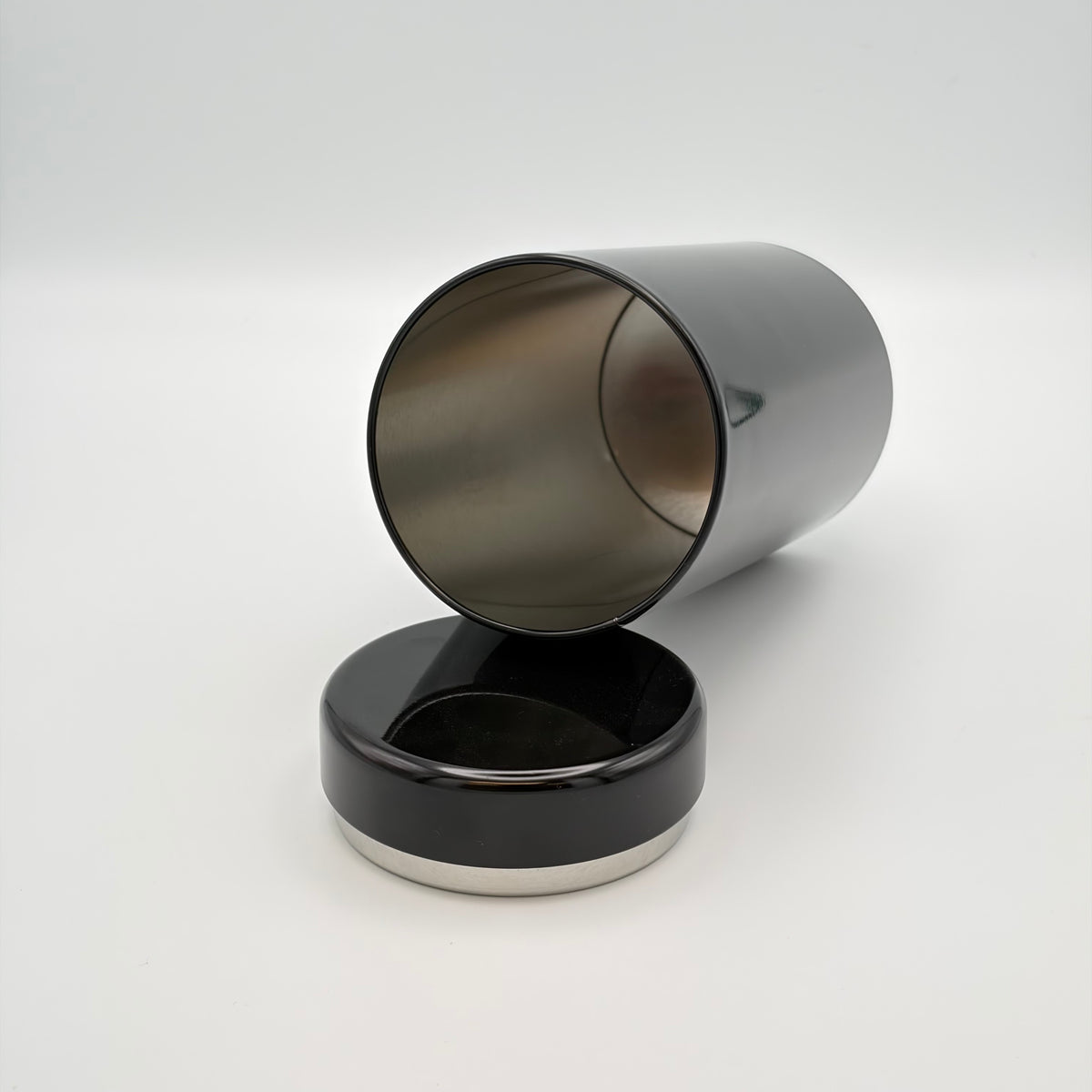 Shinny Black – Innenansicht